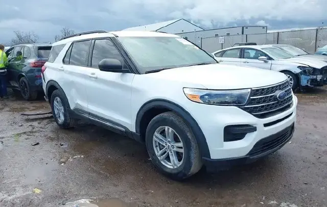 FORD EXPLORER XLT 2022