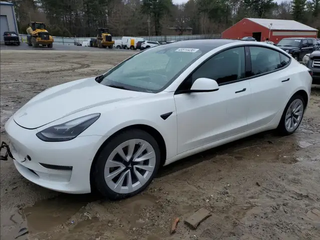TESLA MODEL 3 2022