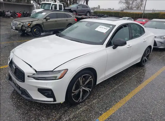 VOLVO S60 B5 CORE DARK 2023