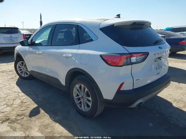 FORD ESCAPE SE 2022