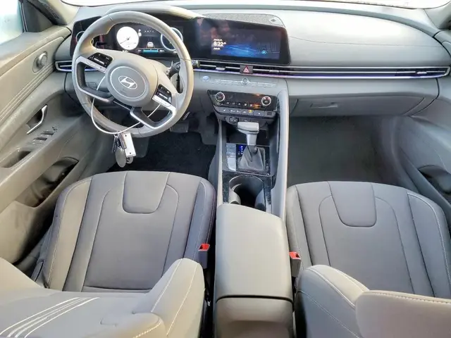 HYUNDAI ELANTRA SEL 2024