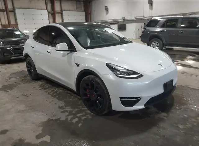 TESLA MODEL Y 2022