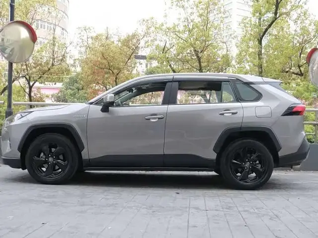 TOYOTA RAV4 2021