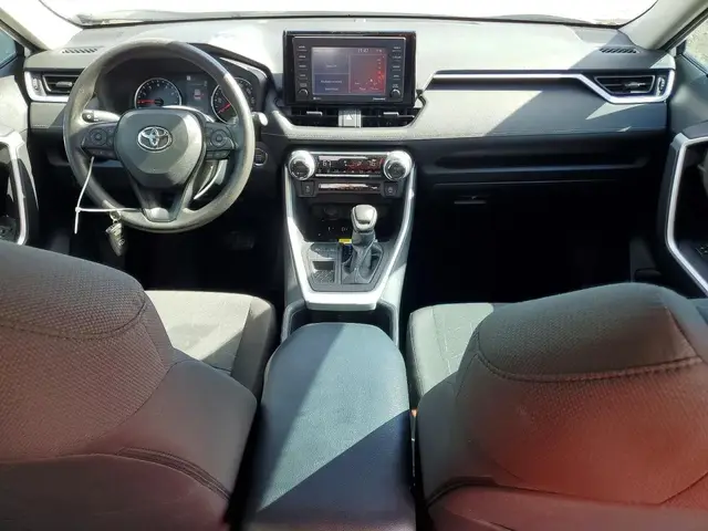 TOYOTA RAV4 XLE 2022