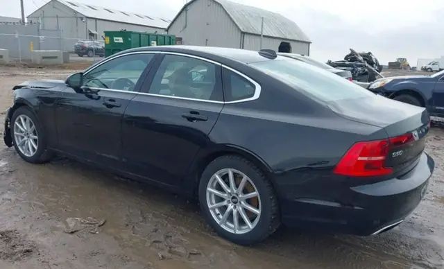 VOLVO S90 T6 MOMENTUM 2017