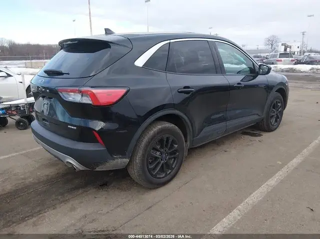 FORD ESCAPE SE 2022