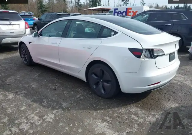 TESLA MODEL 3 MID RANGE 2019
