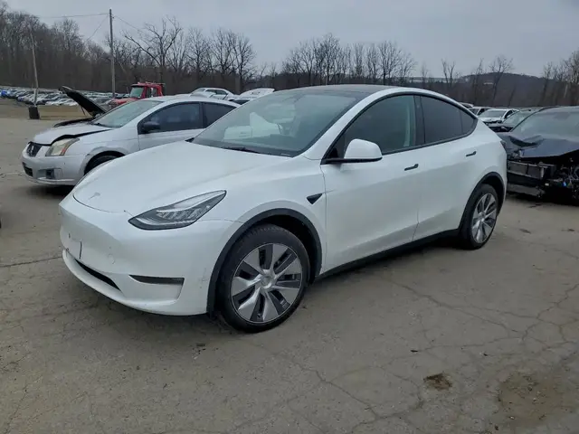 TESLA MODEL Y LONG RANGE 2023