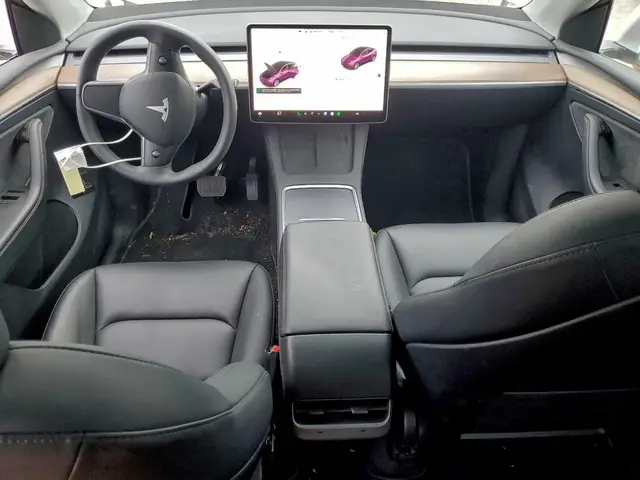 TESLA MODEL Y LONG RANGE 2023