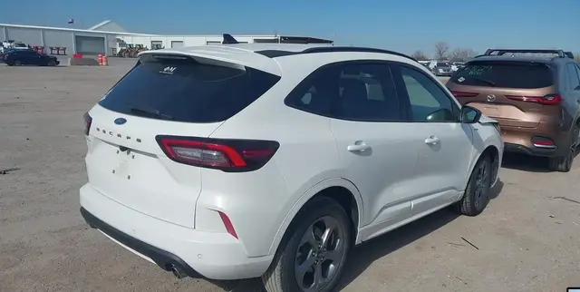 FORD ESCAPE ST-LINE 2023