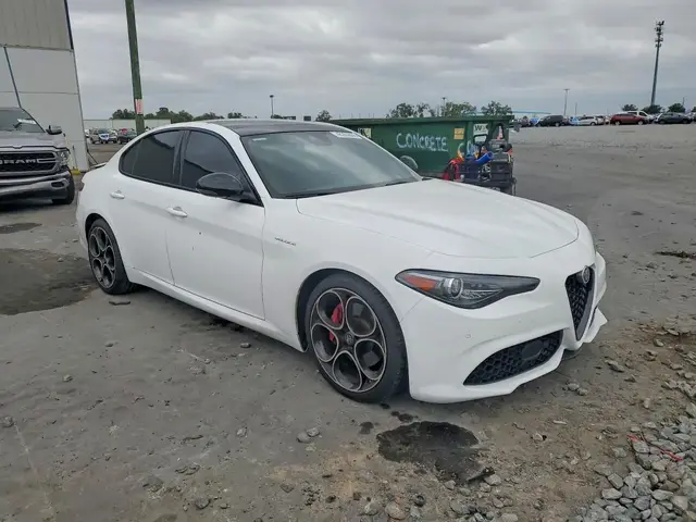 ALFA ROMEO GIULIA TI 2023