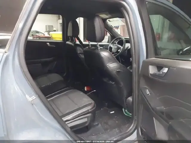 FORD ESCAPE ST-LINE 2023