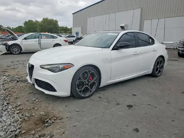 ALFA ROMEO GIULIA TI 2023