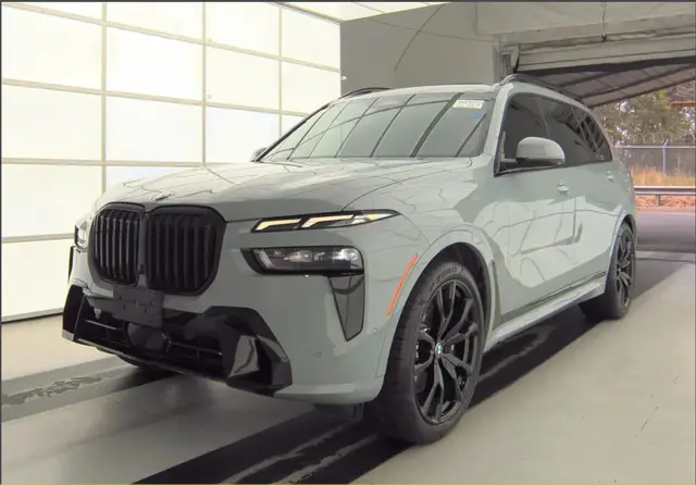 BMW X7 SPORTS ACTIVITY VEHICLE 2023