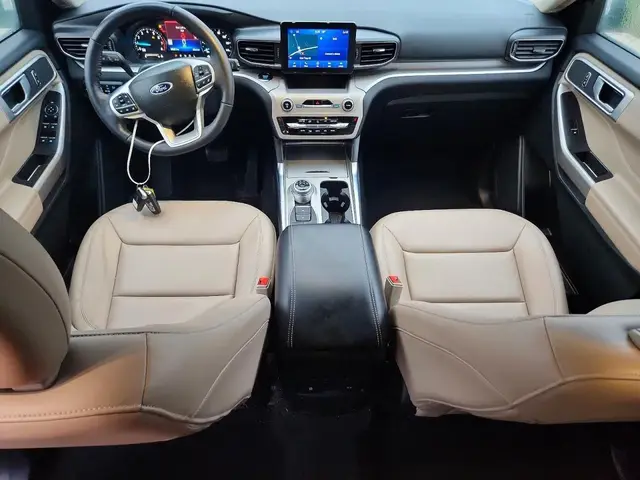 FORD EXPLORER XLT 2023