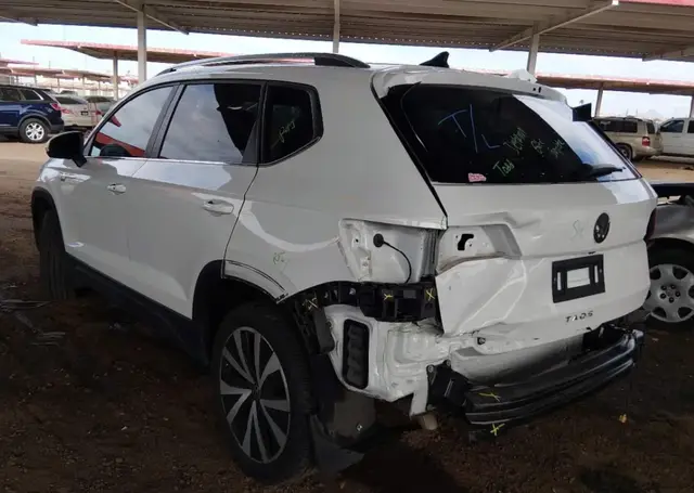 VOLKSWAGEN TAOS SE 2022