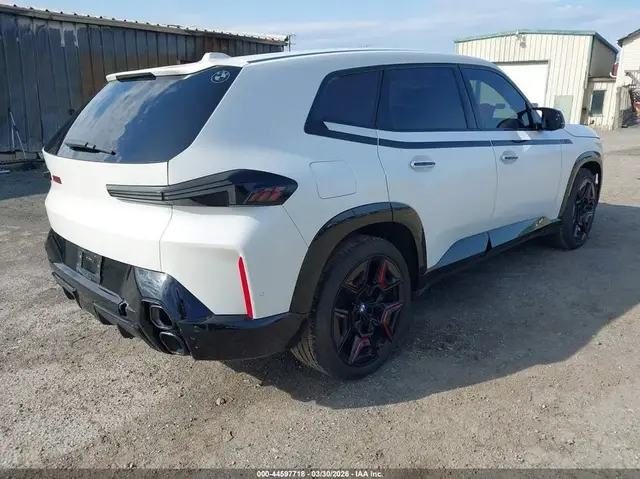 BMW XM LABEL RED 2024