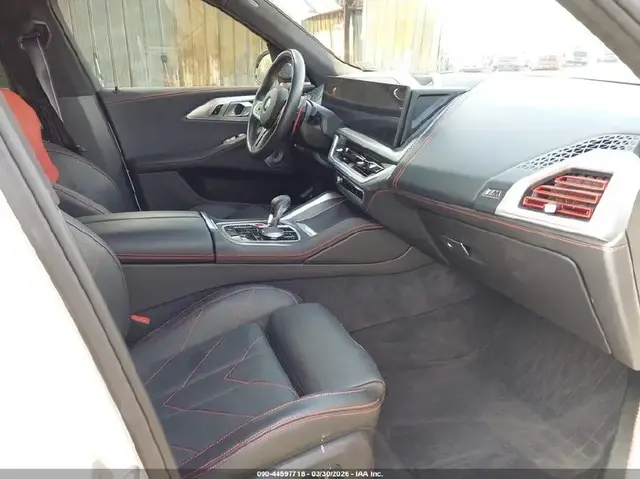 BMW XM LABEL RED 2024