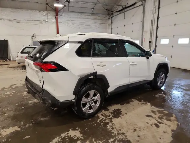 TOYOTA RAV4 XLE 2023