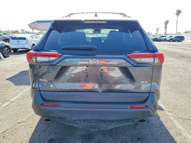 TOYOTA RAV4 XLE PREMIUM 2 2022