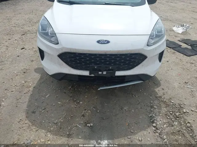 FORD ESCAPE SE 2022