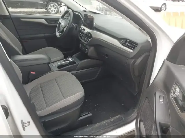 FORD ESCAPE SE 2022