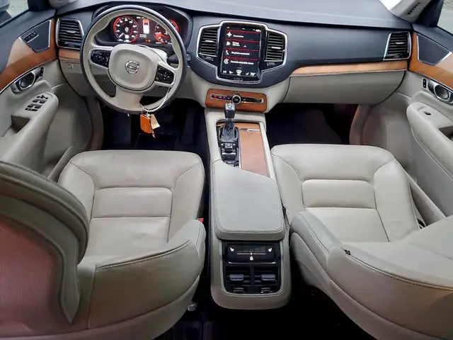 VOLVO XC90 T6 MOMENTUM 2022