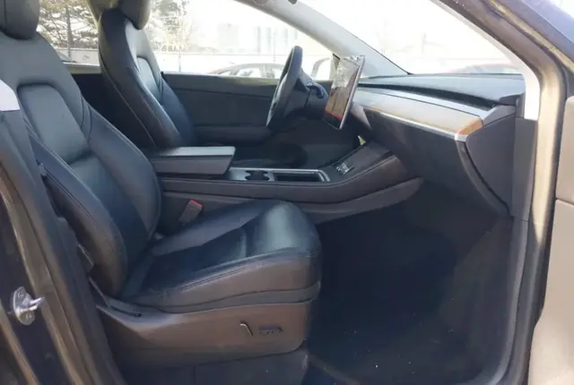 TESLA MODEL Y 2021