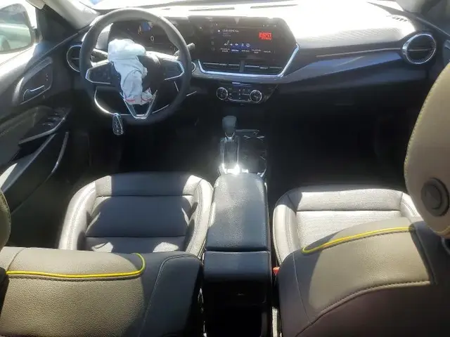 CHEVROLET TRAX ACTIV ВНЕДОРОЖНАЯ ВЕРСИЯ С УВЕЛИЧЕННЫМ КЛИРЕНСОМ ЗАЩИТНЫМ ОБВЕСОМ 17 ГЛЯНЦЕВО-ЧЕРНЫМИ ДИСКАМИ И УНИК 2025