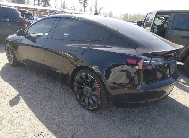 TESLA MODEL 3 2021