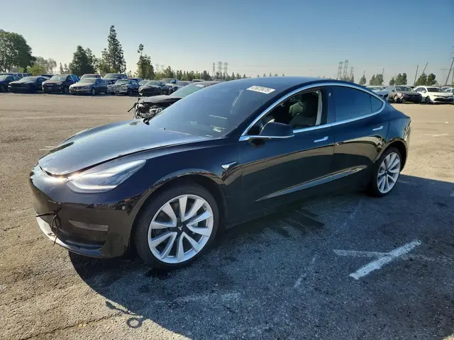 TESLA MODEL 3 2020