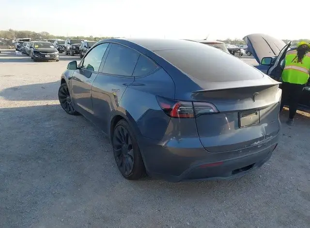 TESLA MODEL Y PERFORMANCE 2022