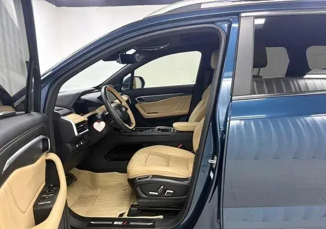 GEELY OKAVANGO FLAGSHIP 2023
