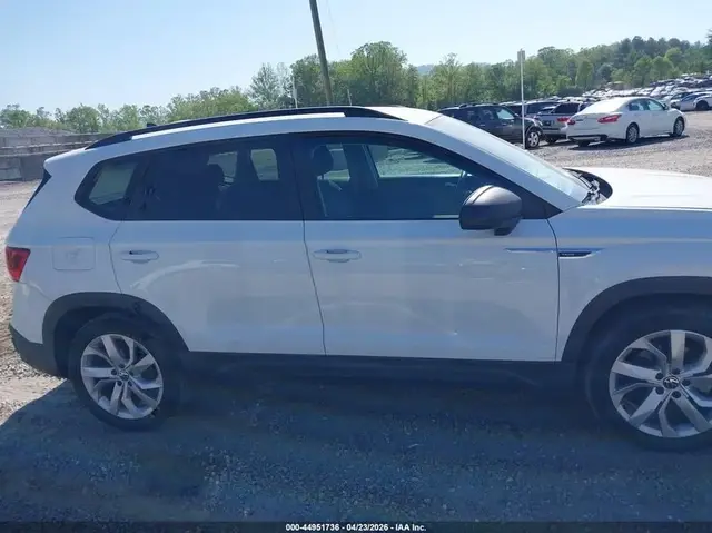 VOLKSWAGEN TAOS 2023