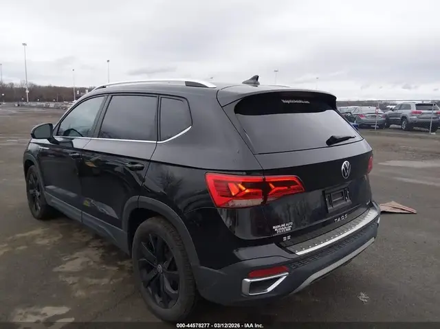 VOLKSWAGEN TAOS SE 2023