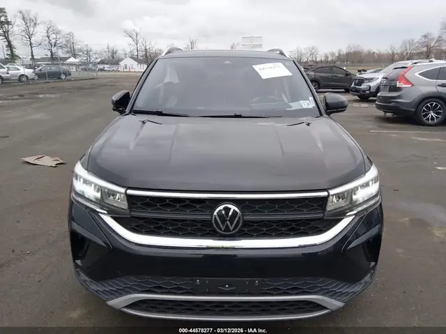 VOLKSWAGEN TAOS SE 2023
