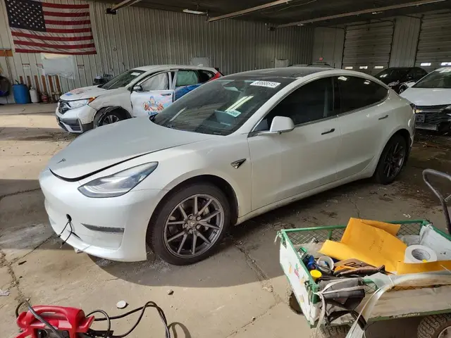 TESLA MODEL 3 2020