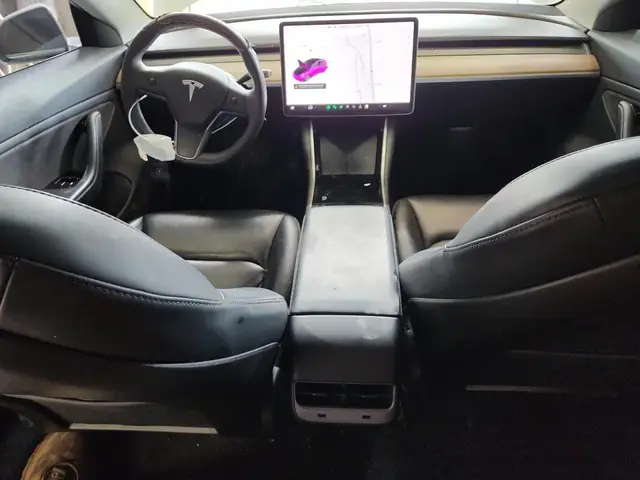 TESLA MODEL 3 2020