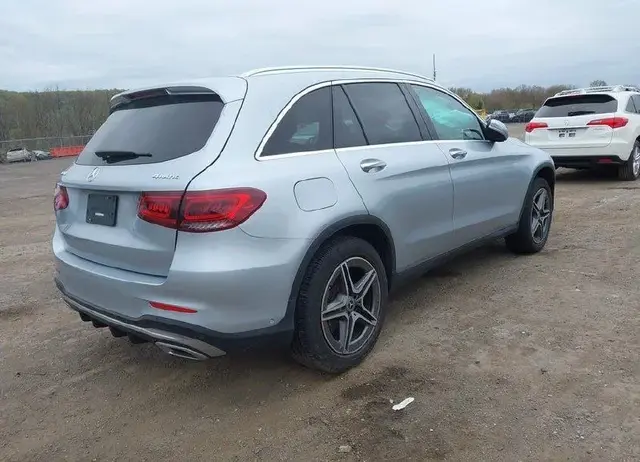 MERCEDES-BENZ GLC 300 2022