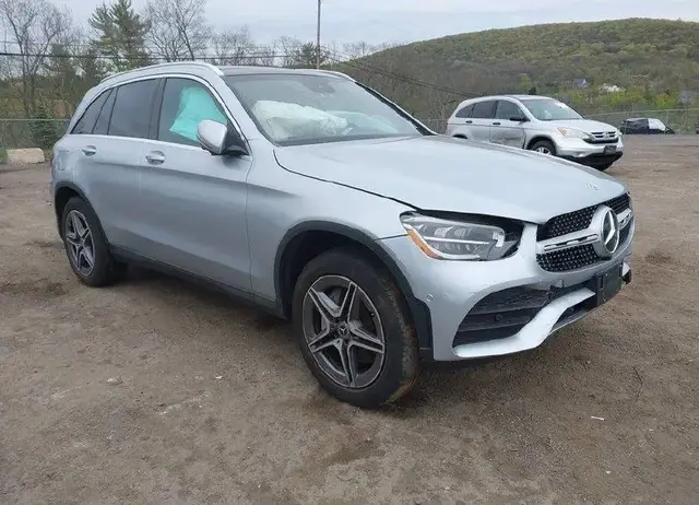 MERCEDES-BENZ GLC 300 2022