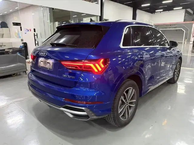 AUDI Q3 2021