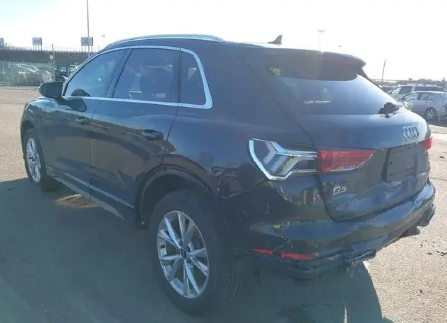 AUDI Q3 2023