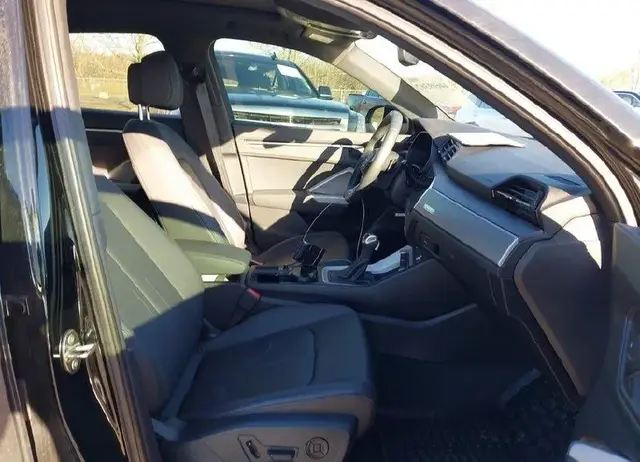 AUDI Q3 2023