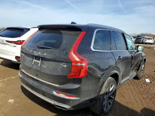 VOLVO XC90 КОЖА ПОДОГРЕВ СИДЕНИЙ МУЛЬТИМЕДИА С ВЕРТИКАЛЬНЫМ ЭКРАНОМ ПАНОРАМНАЯ КРЫША 2017