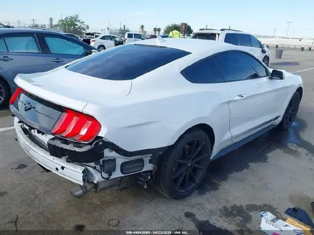 FORD MUSTANG ECOBOOST FASTBACK 2022