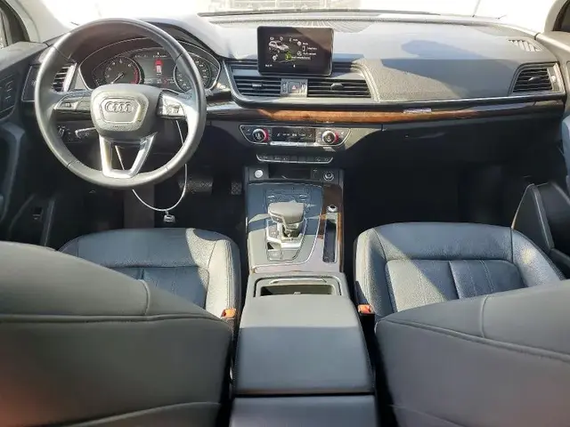 AUDI Q5 PREMIUM КОЖА ПОДОГРЕВ ПЕРЕДНИХ СИДЕНИЙ МУЛЬТИМЕДИА С ЭКРАНОМ КАМЕРА ЗАДНЕГО ВИДА 2019