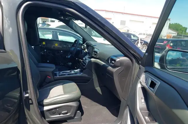 FORD EXPLORER TIMBERLINE 2023