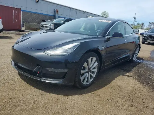 TESLA MODEL 3 2020