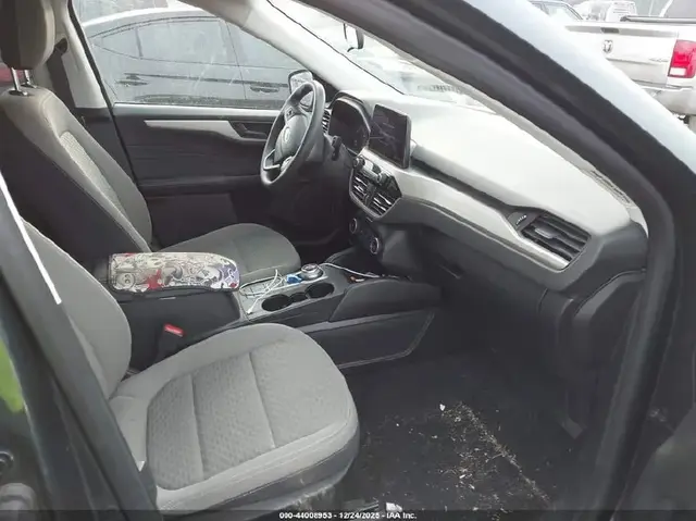 FORD ESCAPE SE 2022