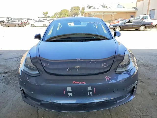 TESLA MODEL 3 2020